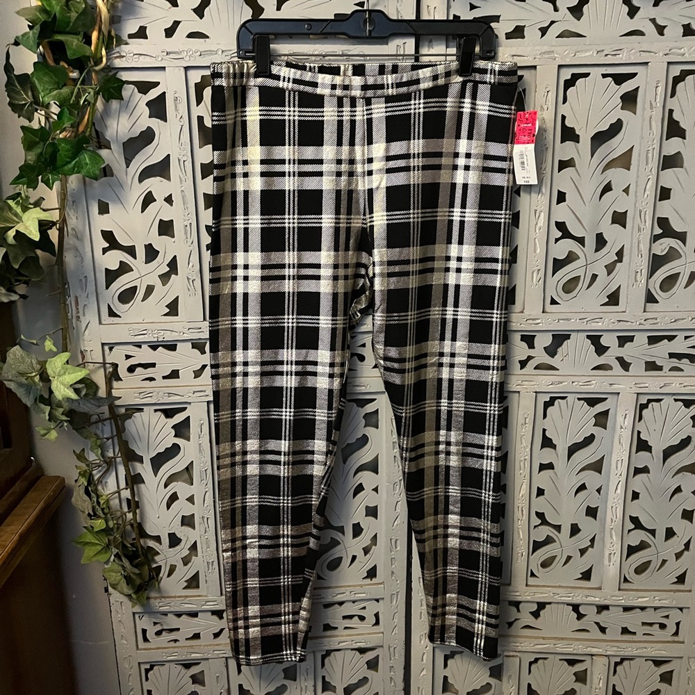 NWT! TOTAL GIRL AWESOME BLACK & SILVER CHECKED STRETCHY PLUS SIZE LEGGINGS